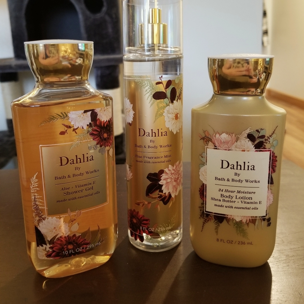 Dahlia Bath & Body Works set